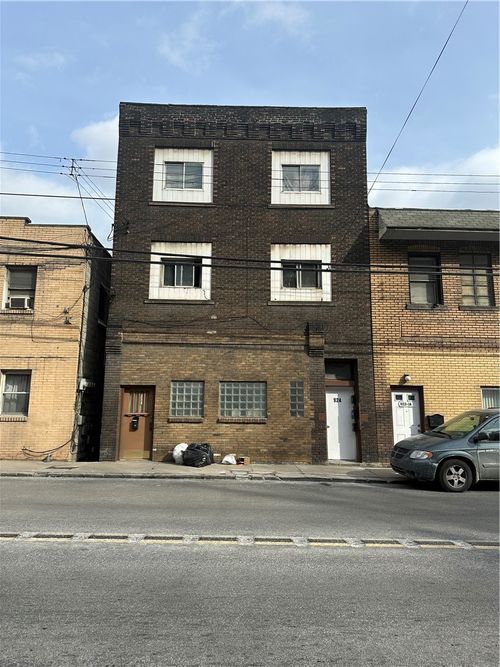 924 Island Avenue, McKees Rocks, PA, 15136 | Card Image