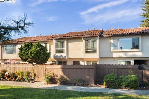 2253 Kalenda Cmn, Fremont, CA, 94539-4427 | Card Image