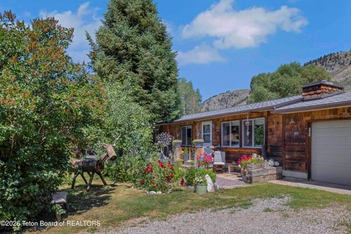 3850 S Meadow Dr, Jackson, WY, 83001-9430 | Card Image