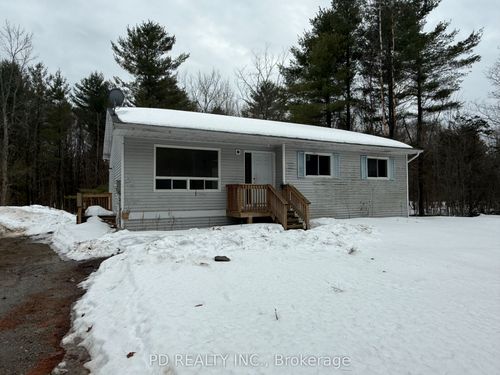 317 Lower Oak Leaf Road, Leeds and the Thousand Islands, ON, K0E1N0 | Card Image