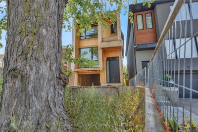 19 Simpson Ave, House other with 3 bedrooms, 5 bathrooms and 2 parking in Etobicoke ON | Image 3