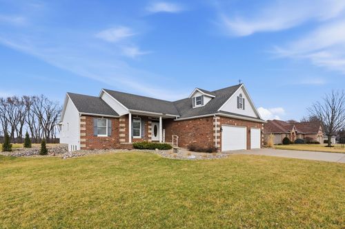 27018 Glynns Creek Ct, Eldridge, IA, 52748-9405 | Card Image