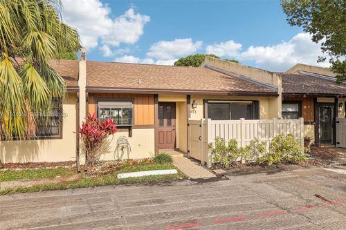 653 Banks Rd, Margate, FL, 33063-4652 | Card Image