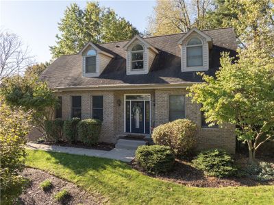 122 Hunter Drive, House other with 4 bedrooms, 3 bathrooms and 2 parking in Cranberry Twp PA | Image 3