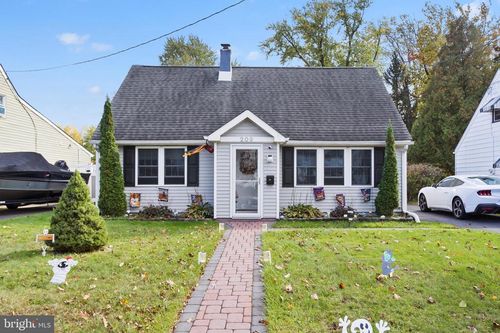 209 Eaton Ave, Hamilton, NJ, 08619-2505 | Card Image