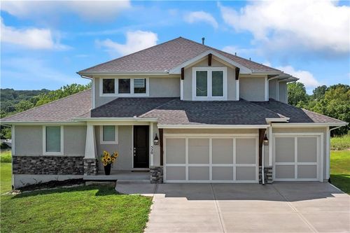 520 S 98th St, Edwardsville, KS, 66111-1404 | Card Image