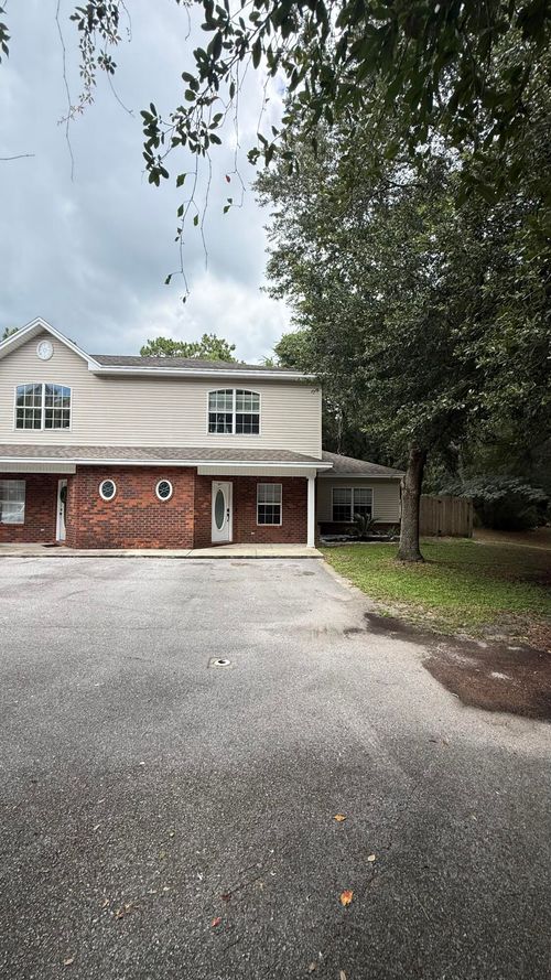 827 Fairview Dr, Fort Walton Beach, FL, 32547-4217 | Card Image