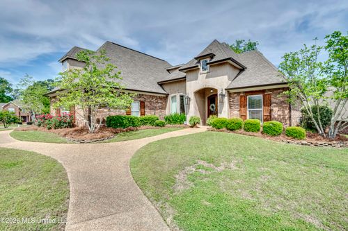 182 Woodlands Glen Cir, Brandon, MS, 39047-7107 | Card Image