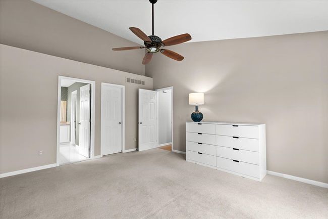 Walk in closet | Image 13