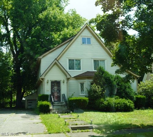 531 Sunset View Dr, Akron, OH, 44320-2064 | Card Image