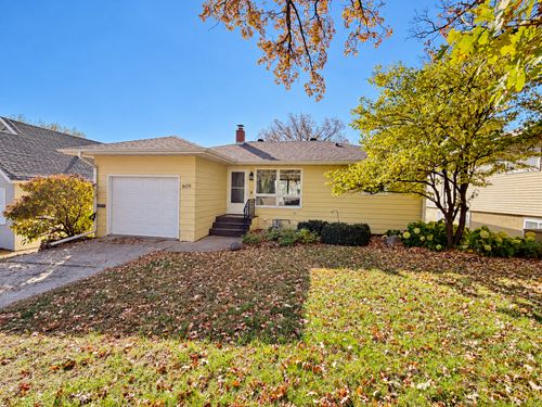 609 W Summit Ave, Fergus Falls, MN, 56537-2016 | Card Image