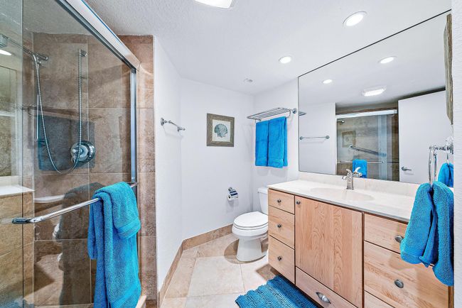 APT-305 - 5420 N Ocean Dr, Condo with 2 bedrooms, 2 bathrooms and null parking in Riviera Beach FL | Image 13