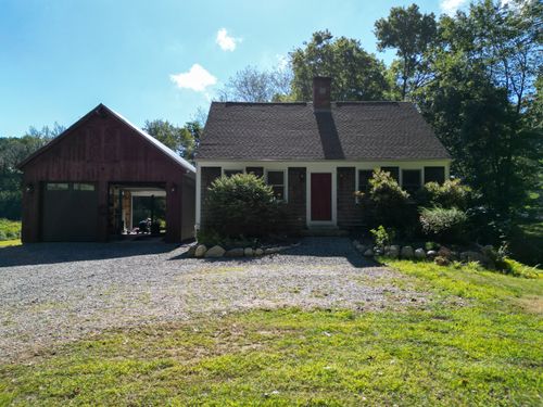 8 Tanglewood Dr, Gales Ferry, CT, 06335-1323 | Card Image