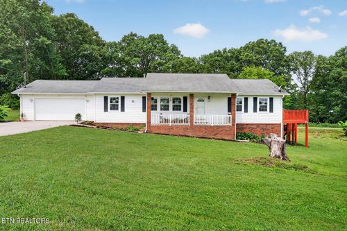 207 Autumn Oaks Dr, Kodak, TN, 37764-2038 | Card Image