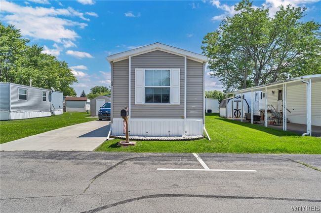 60 Lobue Lane, House other with 3 bedrooms, 2 bathrooms and null parking in Cheektowaga NY | Image 2