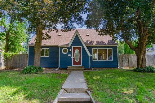 569 Glen St Sw, Hutchinson, MN, 55350-2807 | Card Image