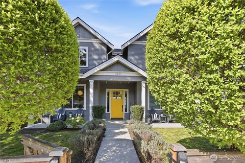 260 Ne Alder St, Issaquah, WA, 98027-3402 | Card Image