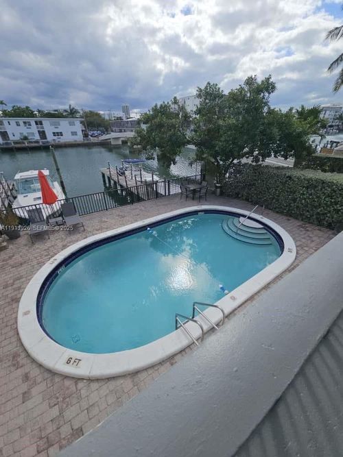 apt-204-8101 Crespi Blvd, Miami Beach, FL, 33141-1557 | Card Image
