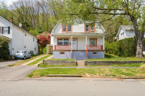 117 7th St, BLAKELY, PA, 18447-1032 | Card Image