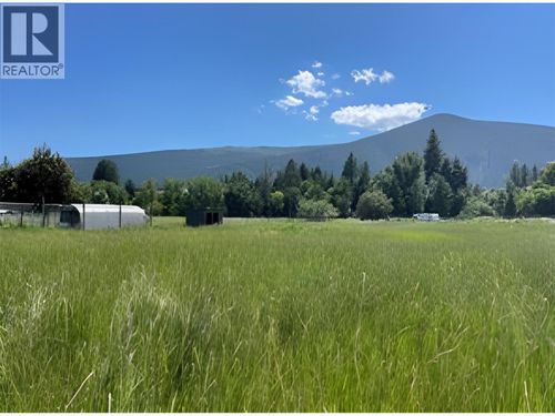 820 64th Ave, Grand Forks, BC, V0H1H4 | Card Image