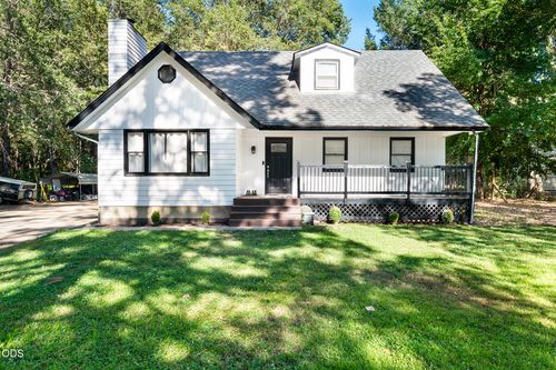 6324 E Evans Creek Rd, Rogue River, OR, 97537-9605 | Card Image