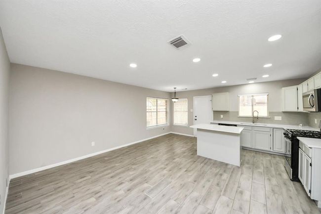 4915 Pecan Grove Dr, House other with 3 bedrooms, 2 bathrooms and 2 parking in Pearland TX | Image 9