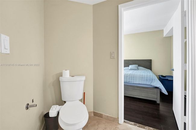 APT-2109 - 9055 Sw 73 Rd Ct, Condo with 3 bedrooms, 2 bathrooms and null parking in Pinecrest FL | Image 27