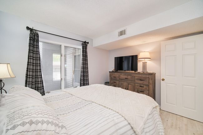 APT-8 - 317 5 Th Ave, Condo with 2 bedrooms, 1 bathrooms and null parking in Manistee MI | Image 25