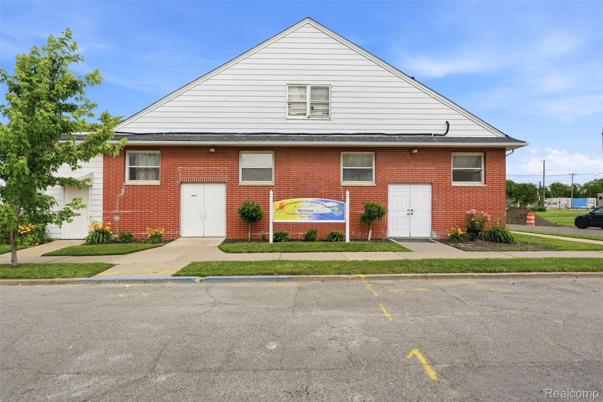 Commercial Sale in Ecorse 2