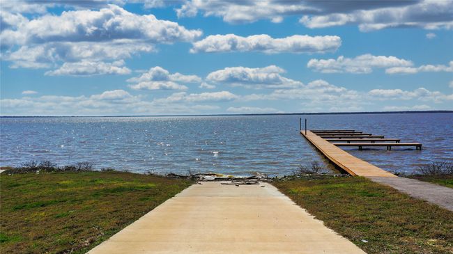 Community boat launch and day used boat slips for owners and their guests. | Image 8