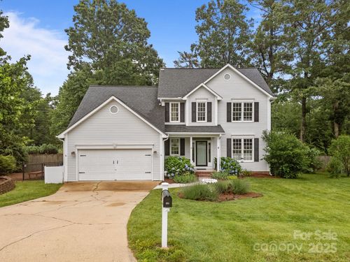 201 Windsor Forest Cir, Fletcher, NC, 28732-9691 | Card Image