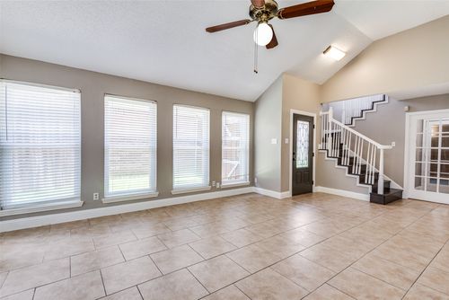 938 Boxwood Dr, Lewisville, TX, 75067-4220 | Card Image