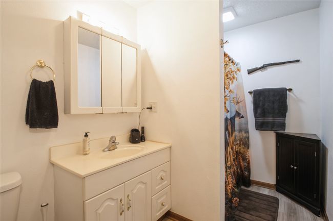 822 40 Th Ave, Home with 4 bedrooms, 4 bathrooms and null parking in Pleasantville IA | Image 34