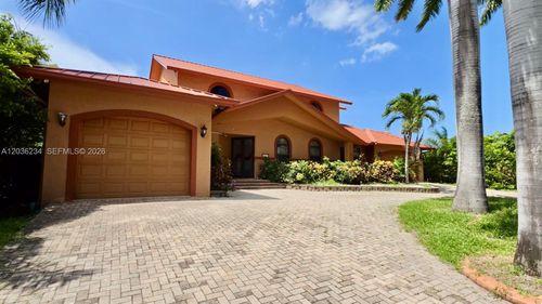 741 Tyler St, Hollywood, FL, 33019-1324 | Card Image