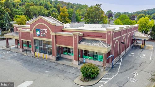 24 East Ave, Wellsboro, PA, 16901-1612 | Card Image