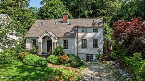 41 Tucker St, Lenox, MA, 01240-2321 | Card Image