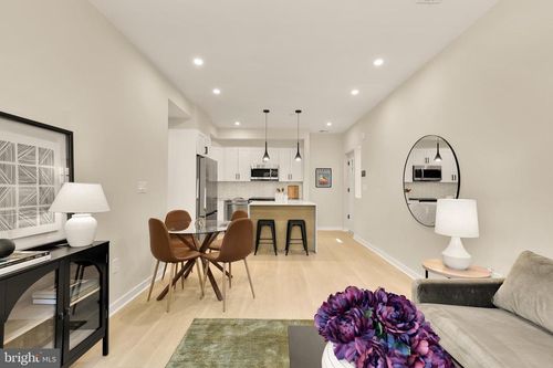 2-2606 41st St Nw, WASHINGTON, DC, 20007-1256 | Card Image