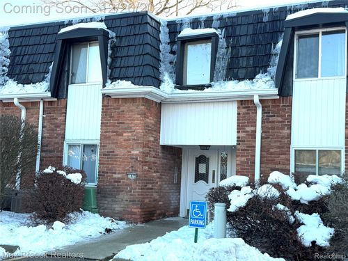 1872 Colonial Village Way, Waterford, MI, 48328-1958 | Card Image