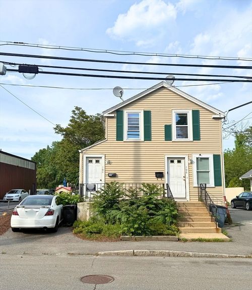 104r-104R Calvary St, Waltham, MA, 02453-5920 | Card Image