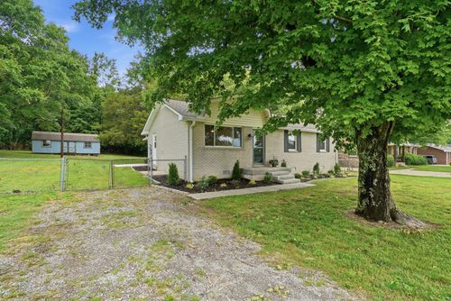 2758 Goodsprings Rd, Ashland City, TN, 37015-2901 | Card Image