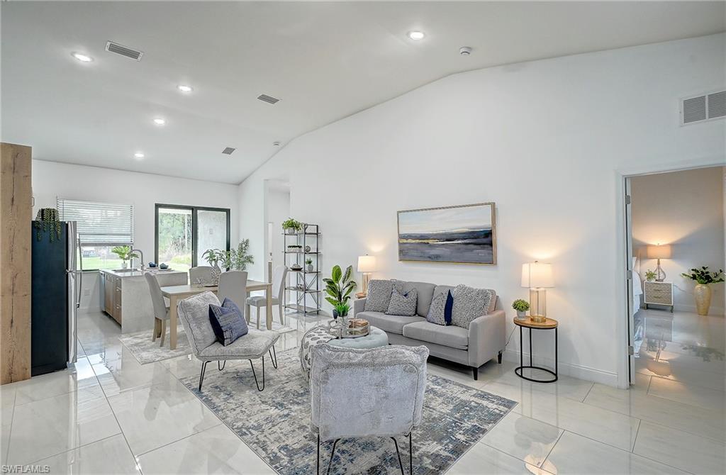 Residential in LEHIGH ACRES 4