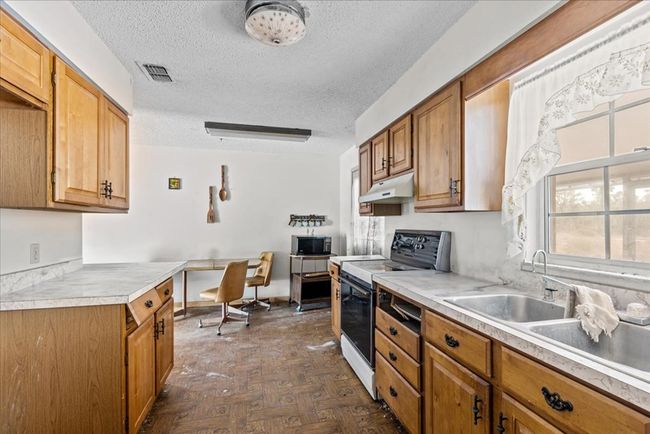 6030 Se 85 Th Loop, House other with 3 bedrooms, 2 bathrooms and null parking in TRENTON FL | Image 5