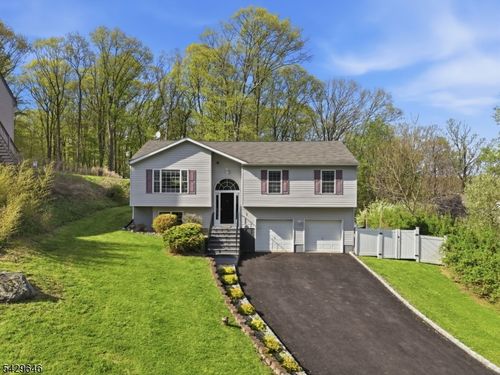 7 Brendona Ave, Stanhope, NJ, 07874-2129 | Card Image