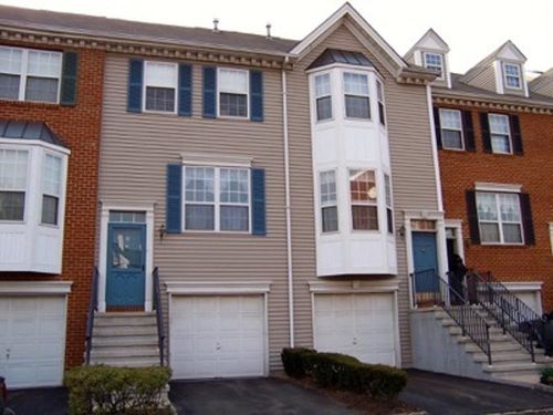 19 Willow St, Jersey City, NJ, 07305-4800 | Card Image