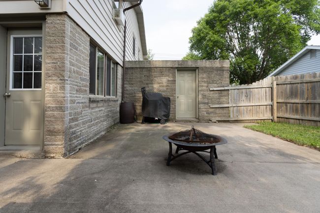 7 - Exterior.jpg | Image 7