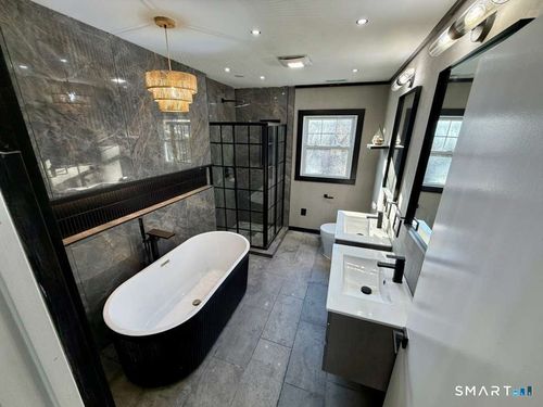 82 Hemlock St, West Haven, CT, 06516-1507 | Card Image