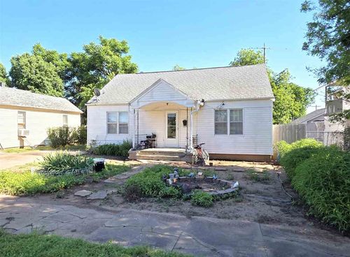 920 Delaware St, PERRY, OK, 73077-6256 | Card Image