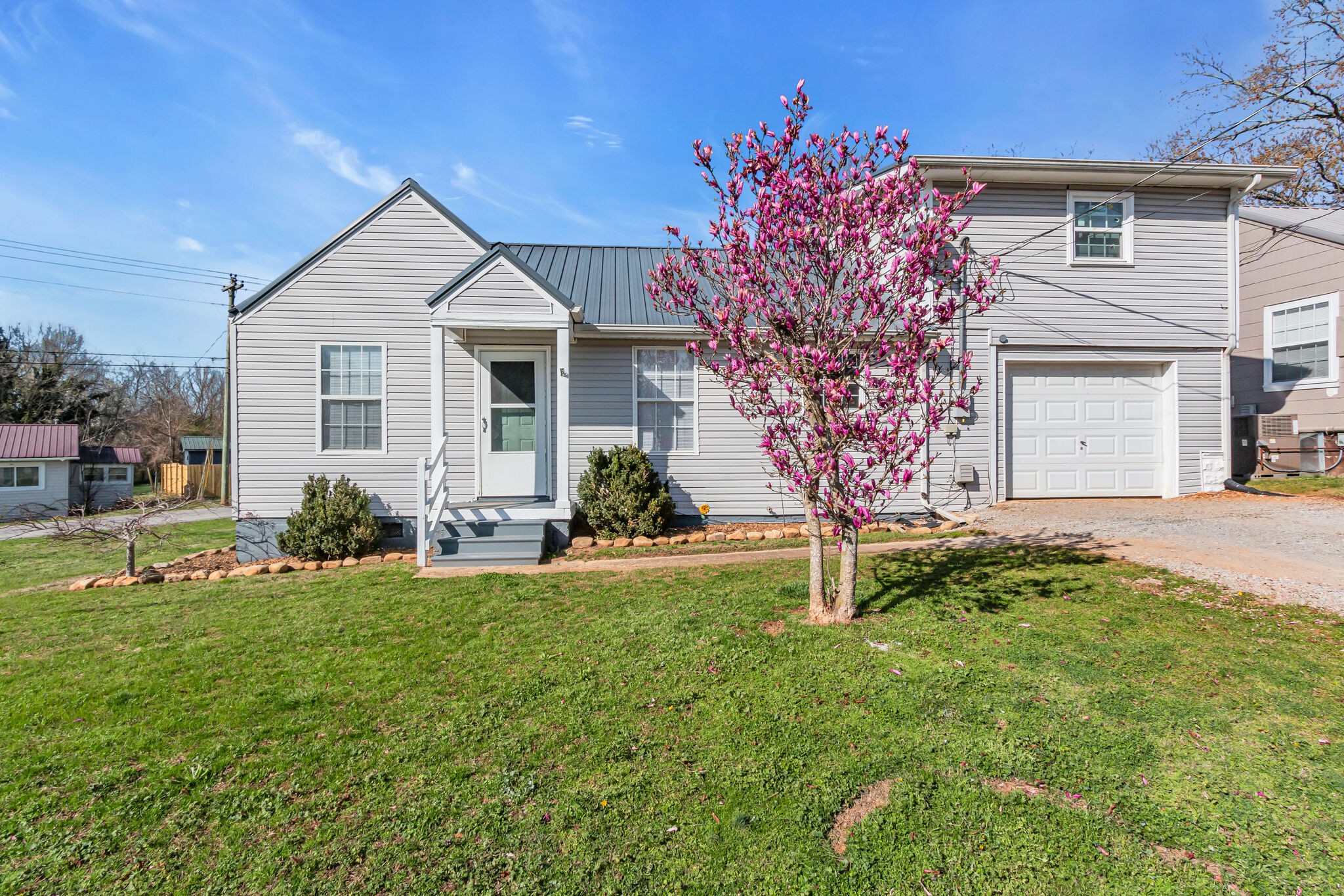6th Ave, Winchester, TN 37398