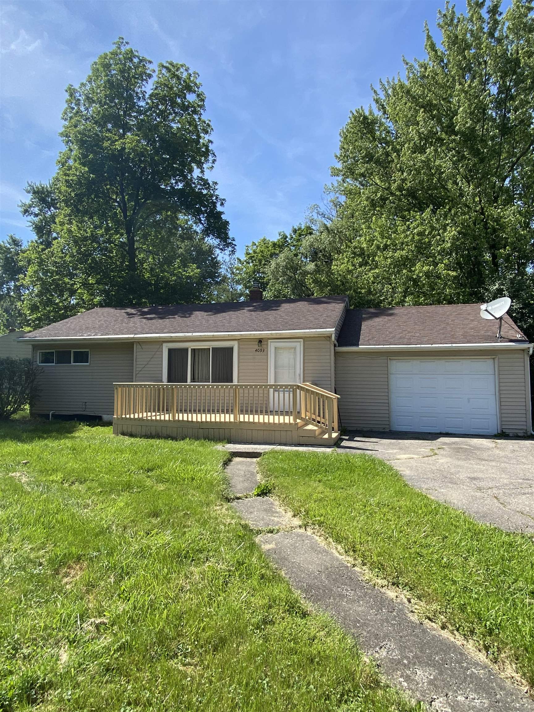 Coral St, Burton, MI 48509