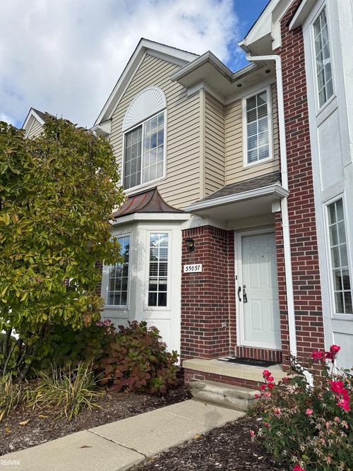 35037 Windsor Dr, New Baltimore, MI, 48047-4376 | Card Image